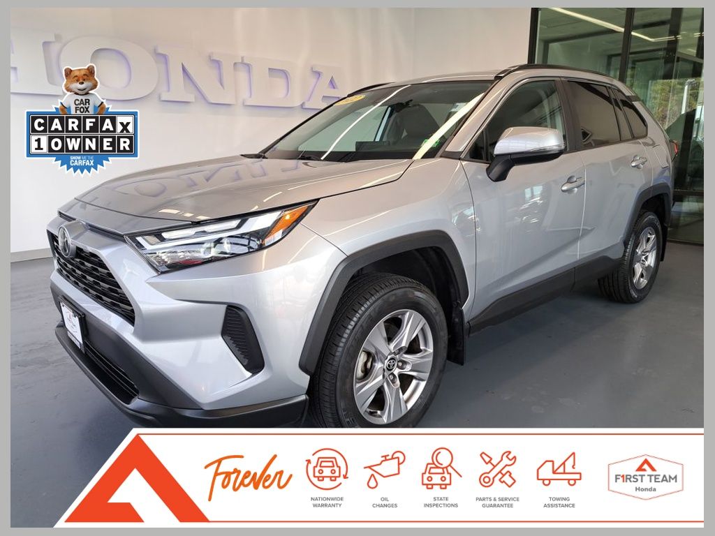 2022 Toyota RAV4 XLE's photo