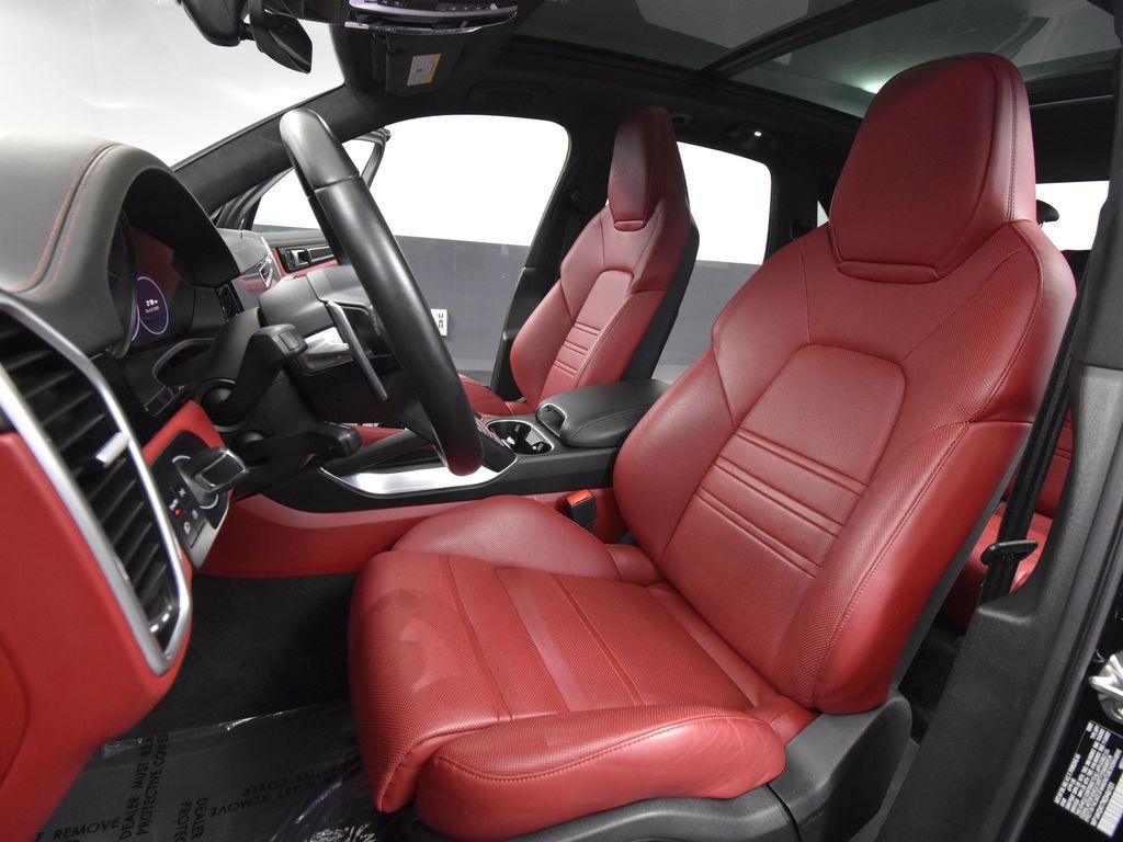 2022 Porsche Cayenne E-Hybrid Turbo S photo 17