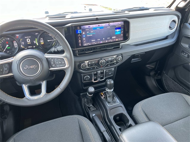 2024 Jeep Wrangler Sahara 4xe photo 12