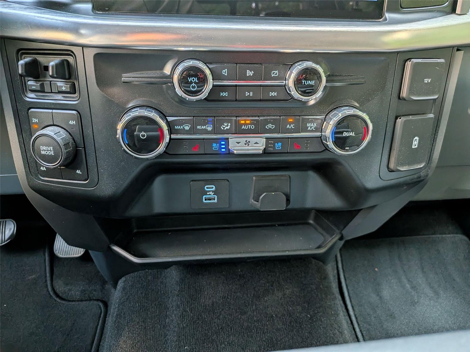 2022 Ford F-150 Lariat photo 21