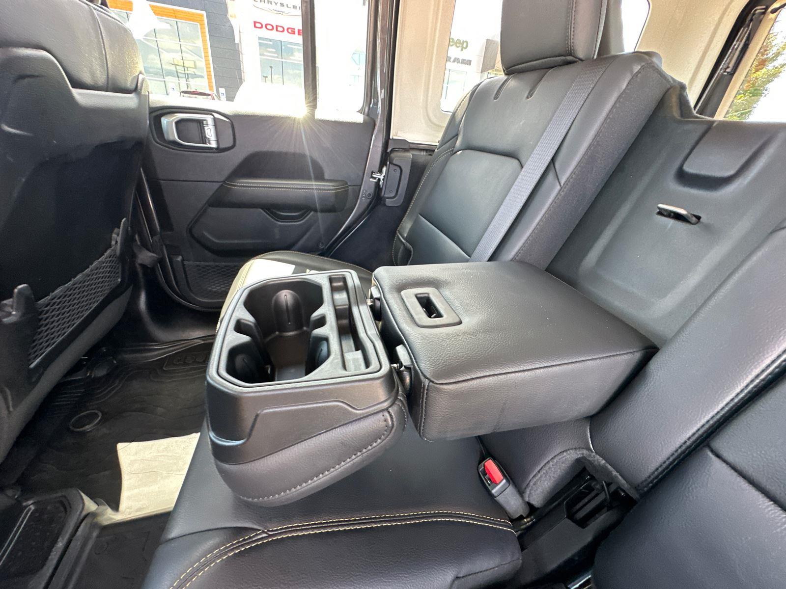 2025 Jeep Wrangler Sahara photo 27