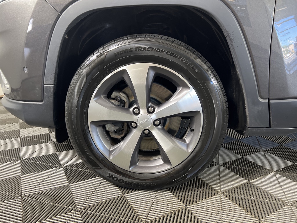 2021 Jeep Cherokee Limited photo 12