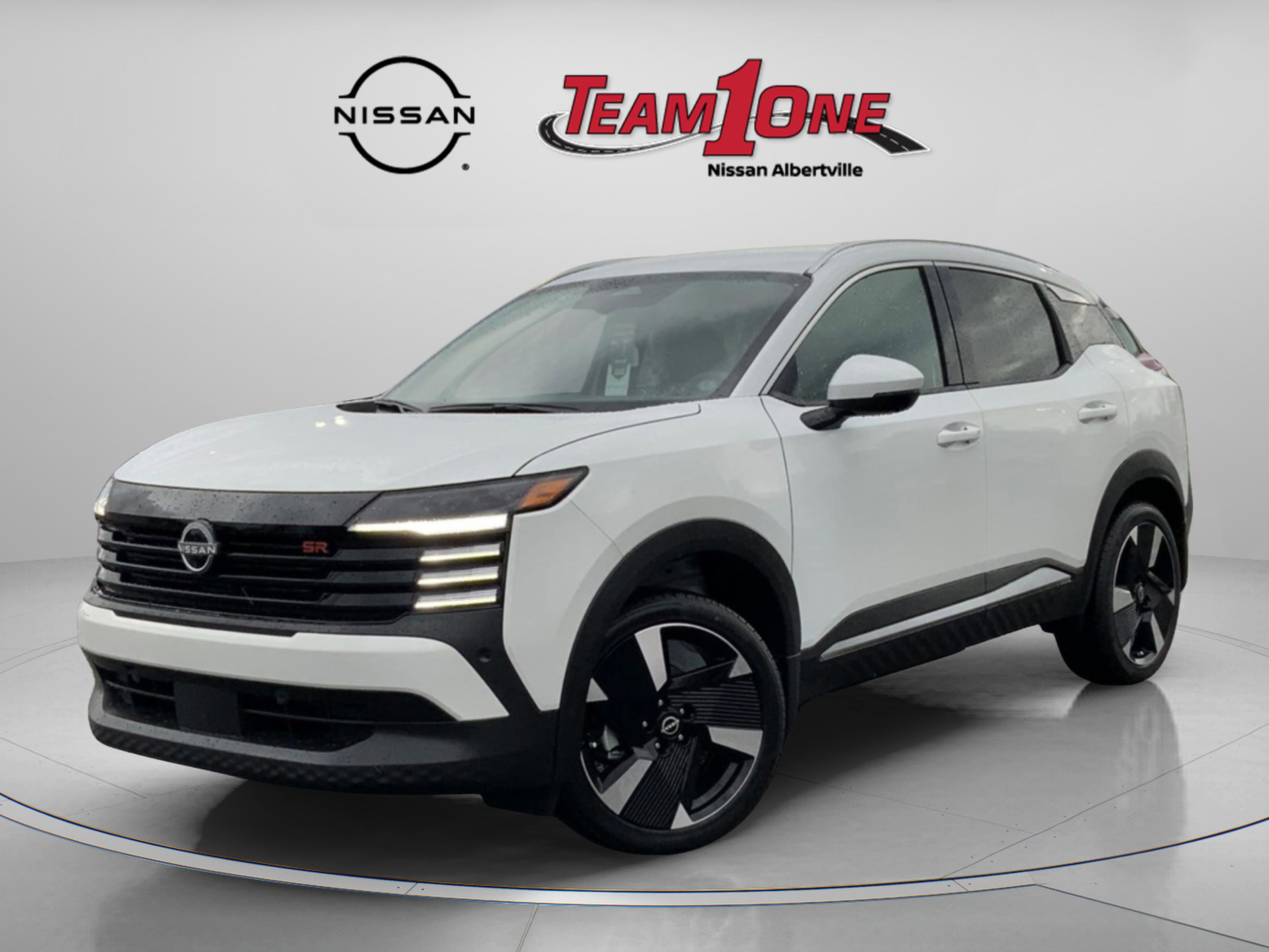 2025 Nissan Kicks SR photo 2