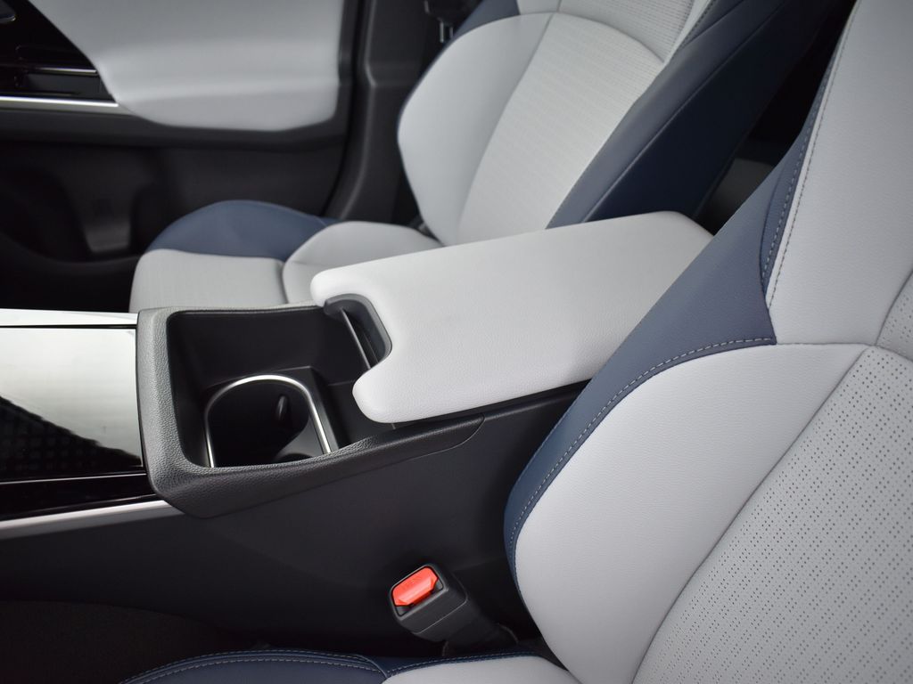 2025 Subaru Solterra Limited photo 10