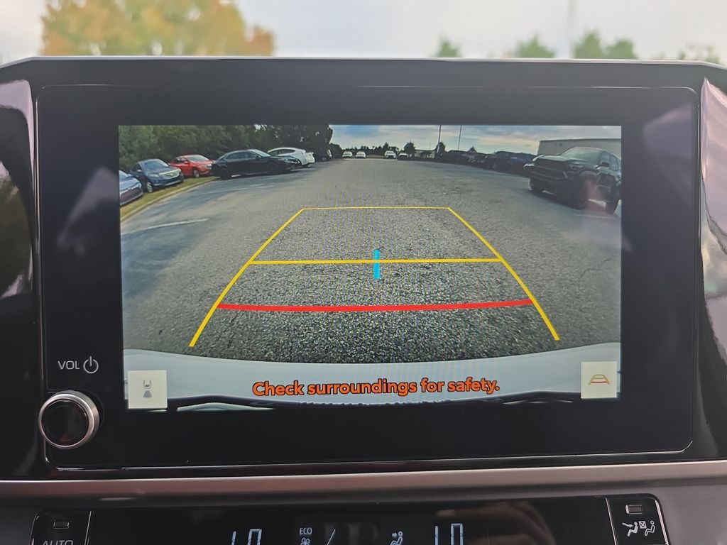 2025 Toyota Camry SE photo 22