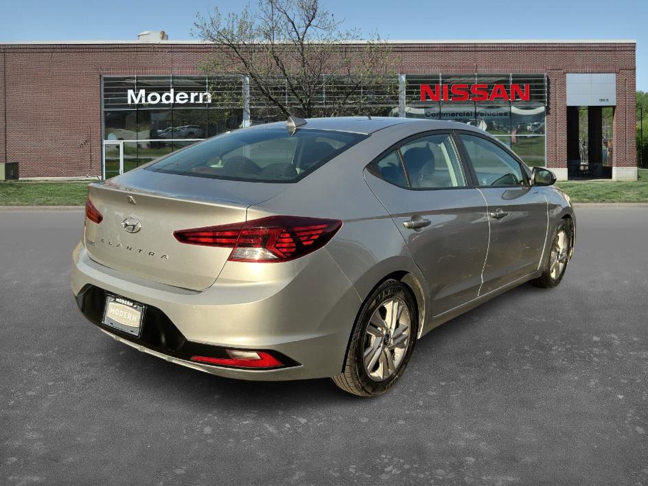 2020 Hyundai Elantra SEL photo 3