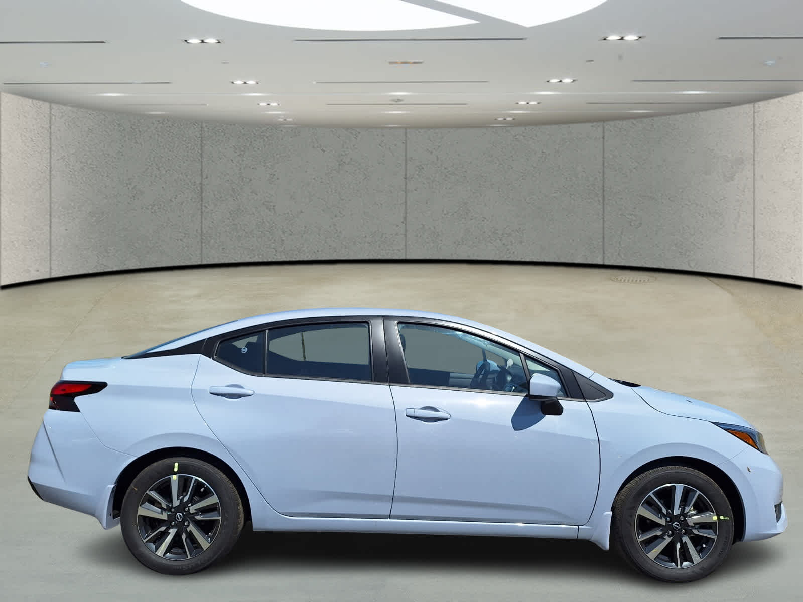 2025 Nissan Versa SV photo 6