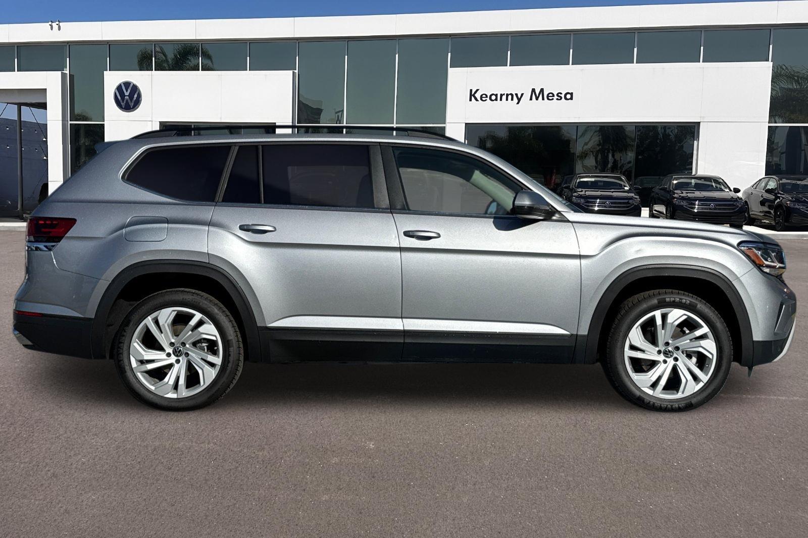 2022 Volkswagen Atlas V6 SE Technology photo 3