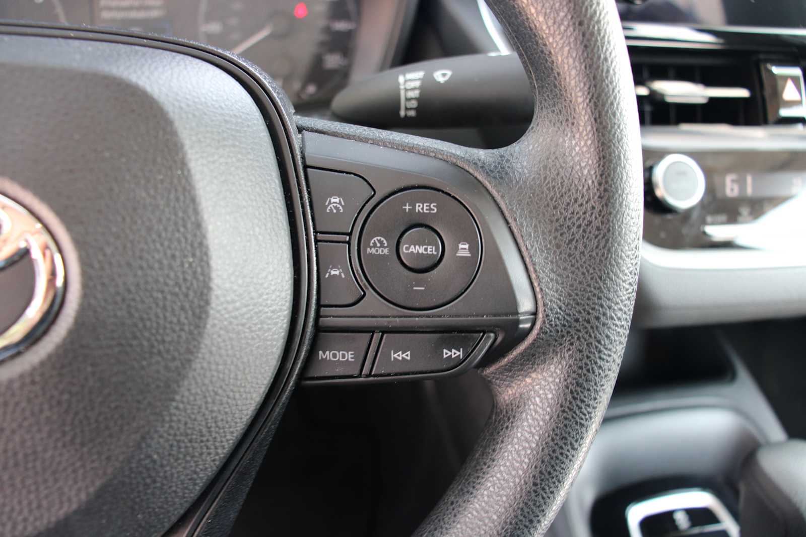 2024 Toyota Corolla LE photo 17