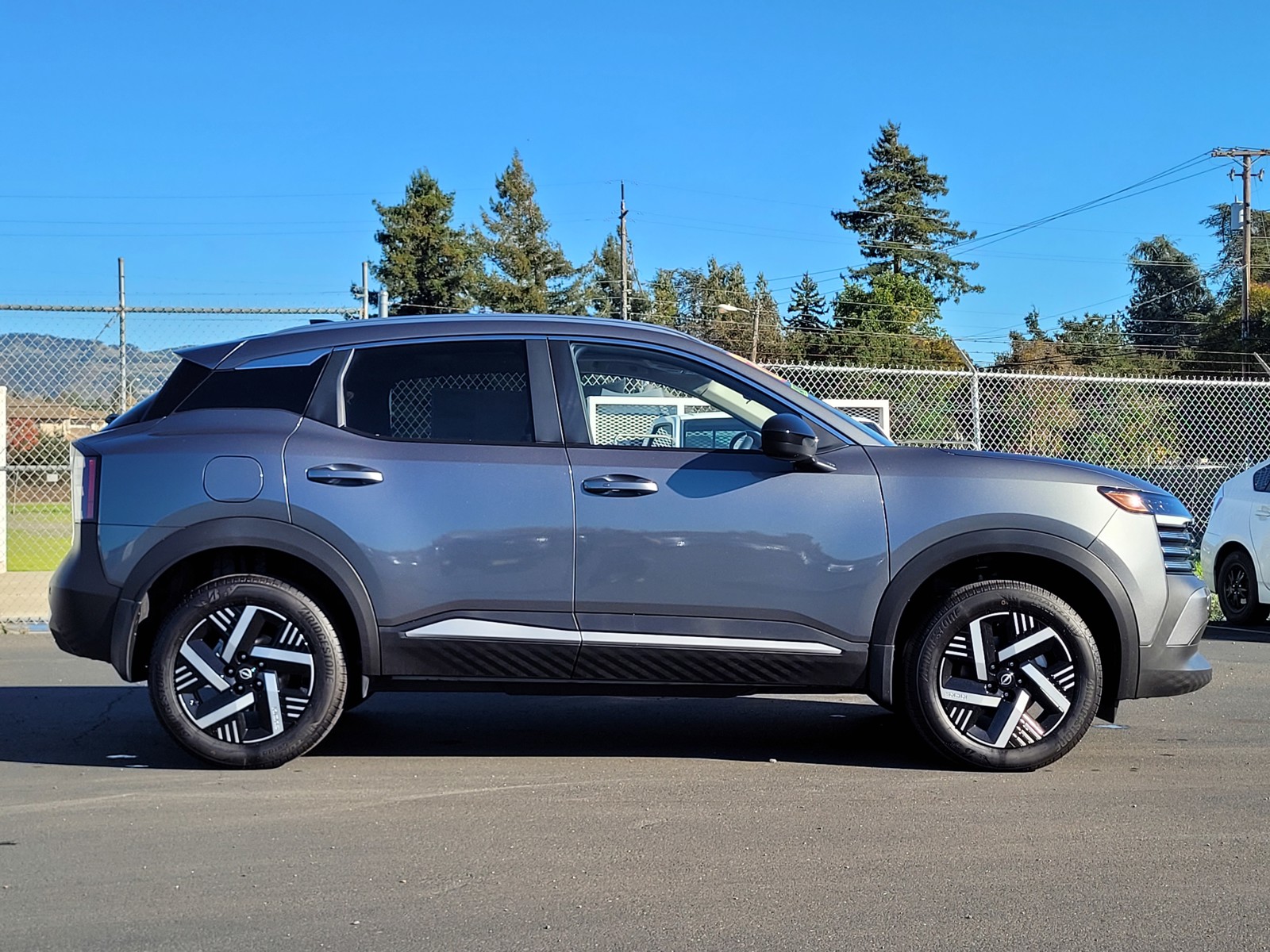 2026 Nissan Kicks SV photo 4