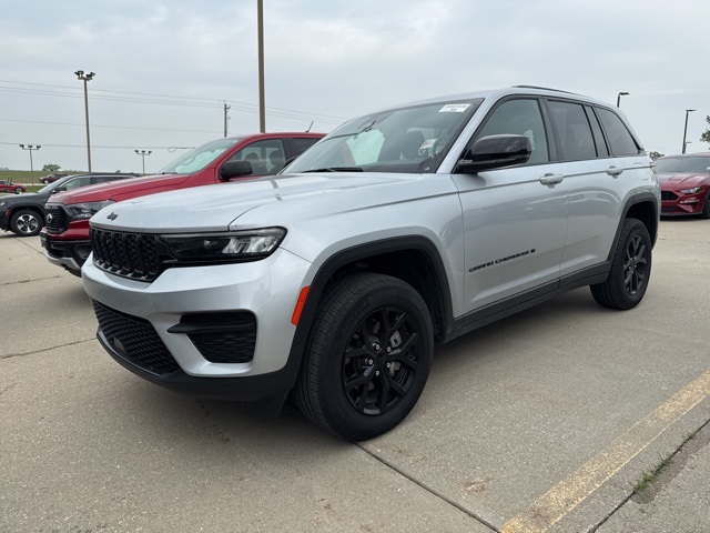 2024 Jeep Grand Cherokee Altitude X photo 2
