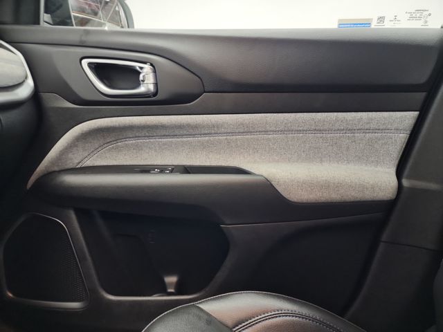 2022 Jeep Compass Latitude photo 27