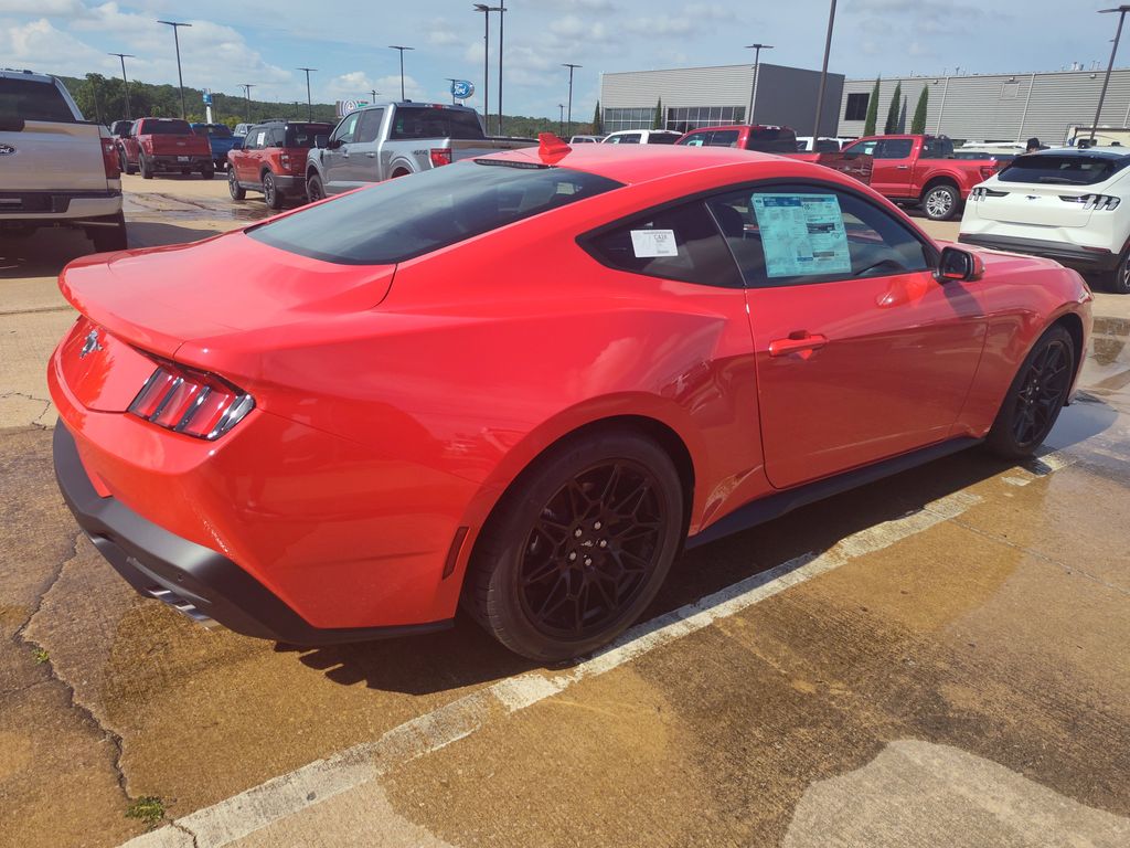 2025 Ford Mustang EcoBoost photo 4