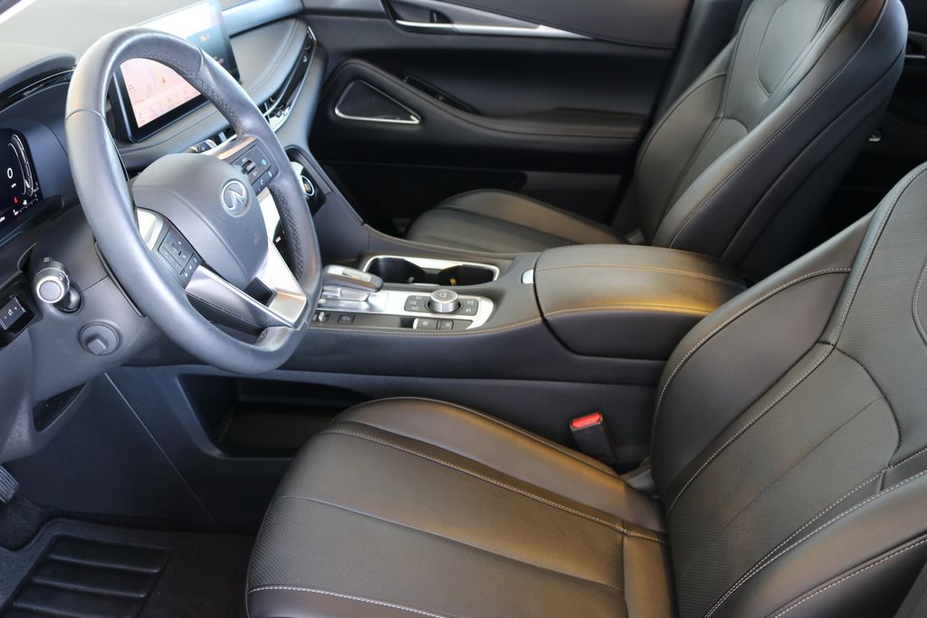 2025 Infiniti QX60 Luxe photo 14