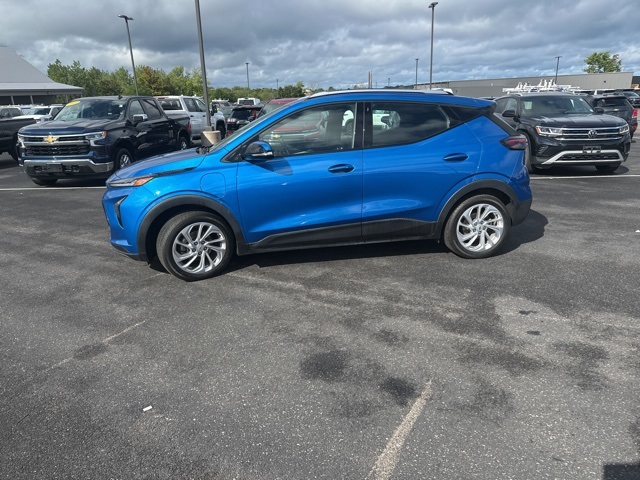 2022 Chevrolet Bolt EUV photo 2