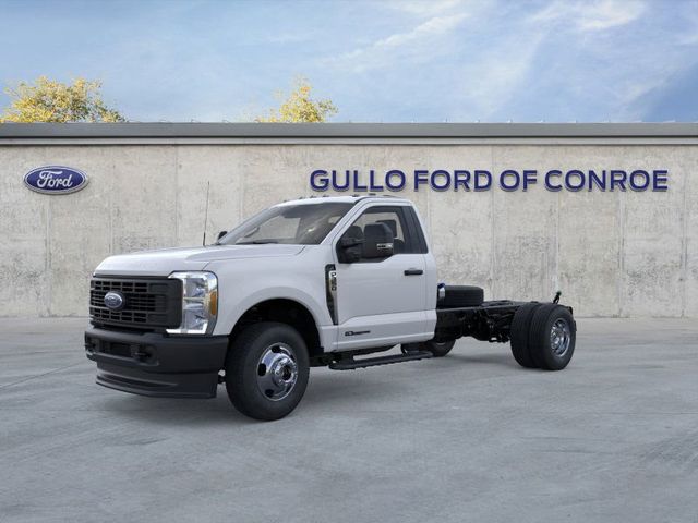 2026 Ford F-350 Super Duty Chassis Cab XL's photo