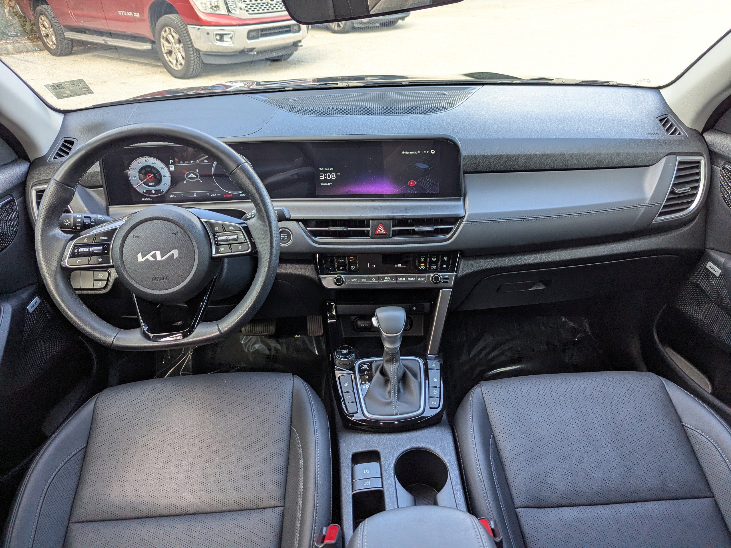 2025 Kia Seltos SX photo 15