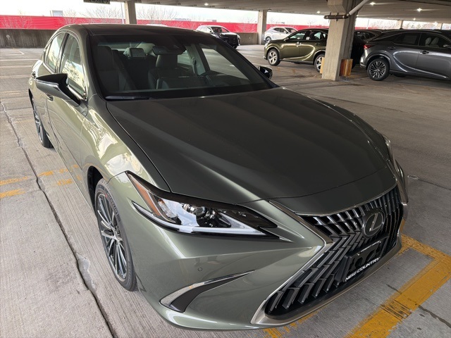 2025 Lexus ES