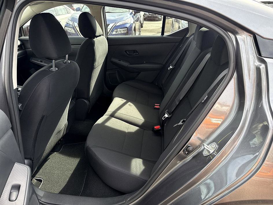 2025 Nissan Sentra S photo 10