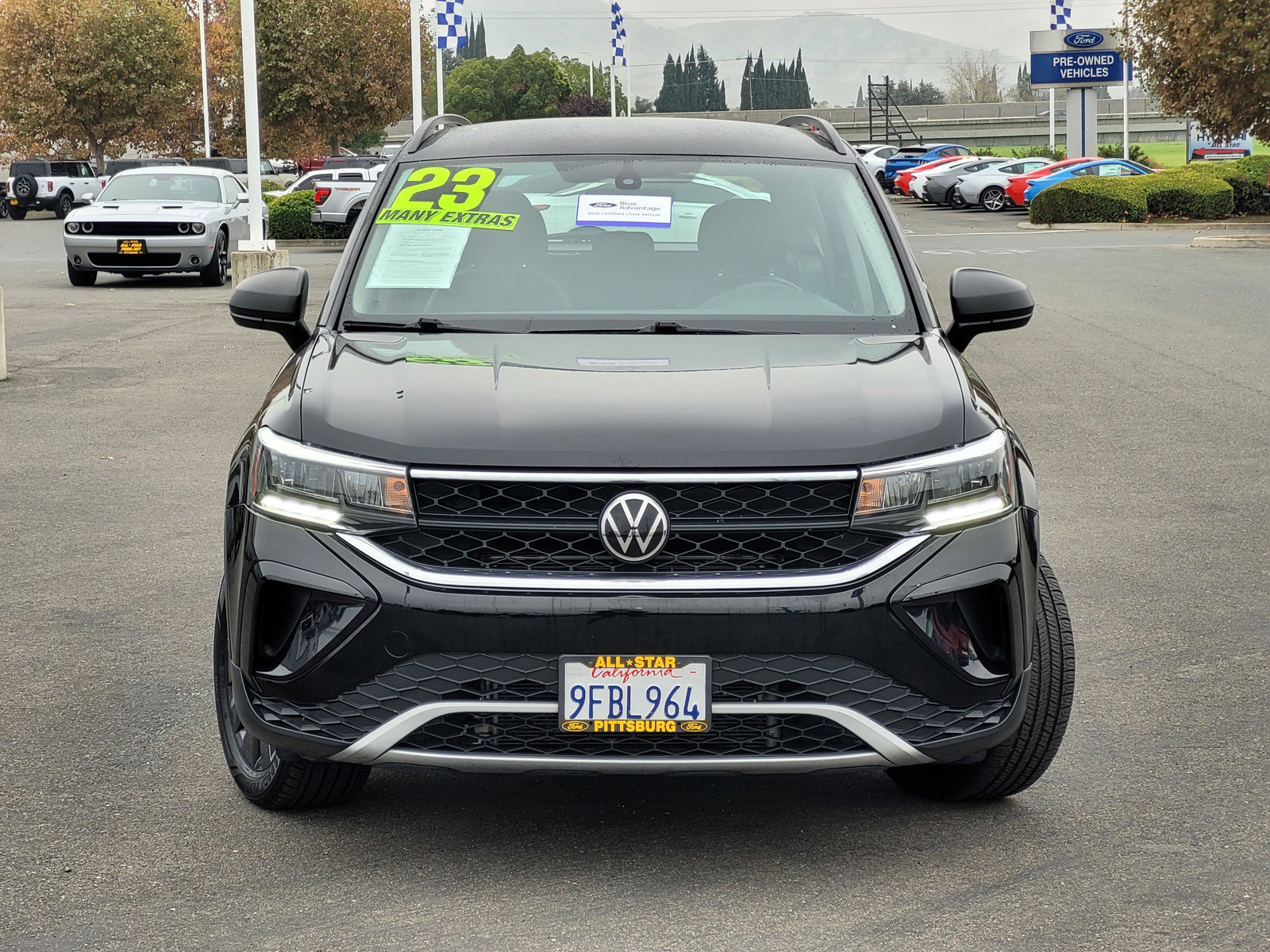 2023 Volkswagen Taos S photo 2