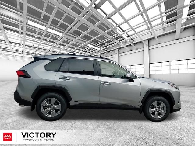 2025 Toyota RAV4 Hybrid XLE photo 2