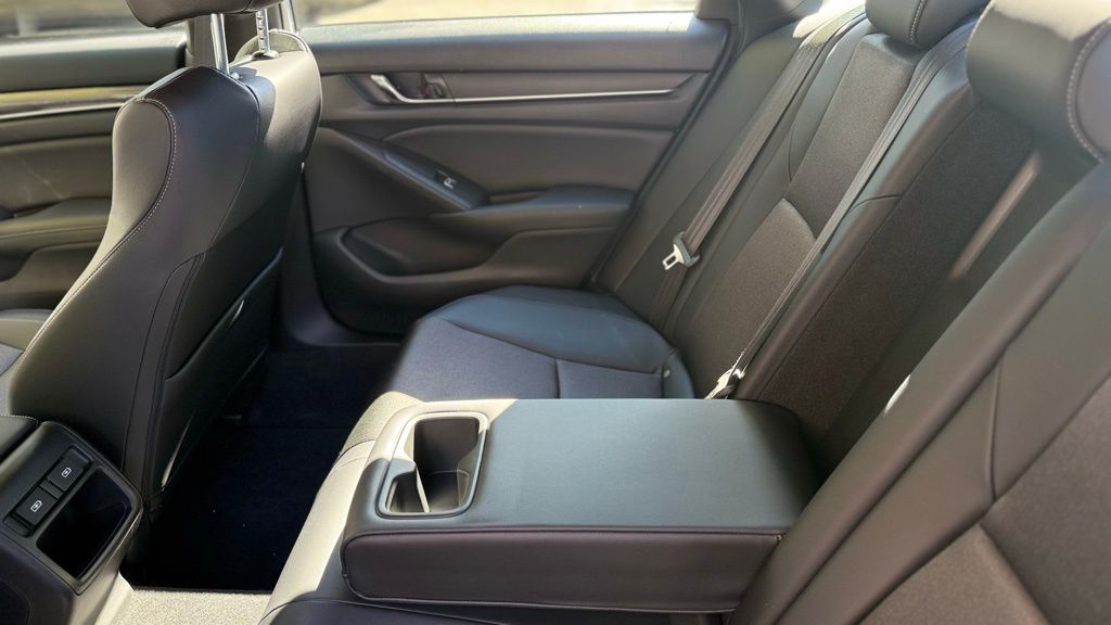 2022 Honda Accord Sport 1.5T photo 13