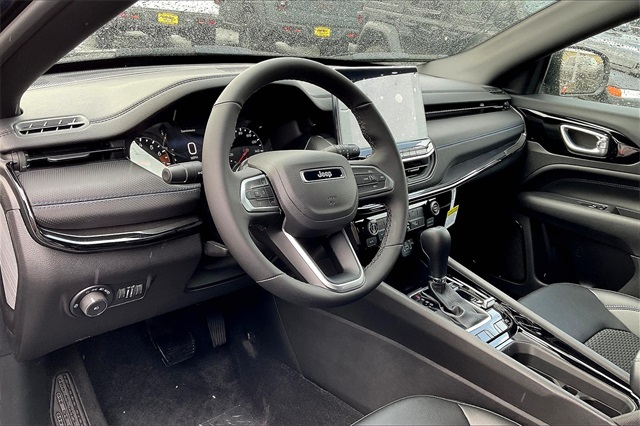 2025 Jeep Compass Latitude photo 6