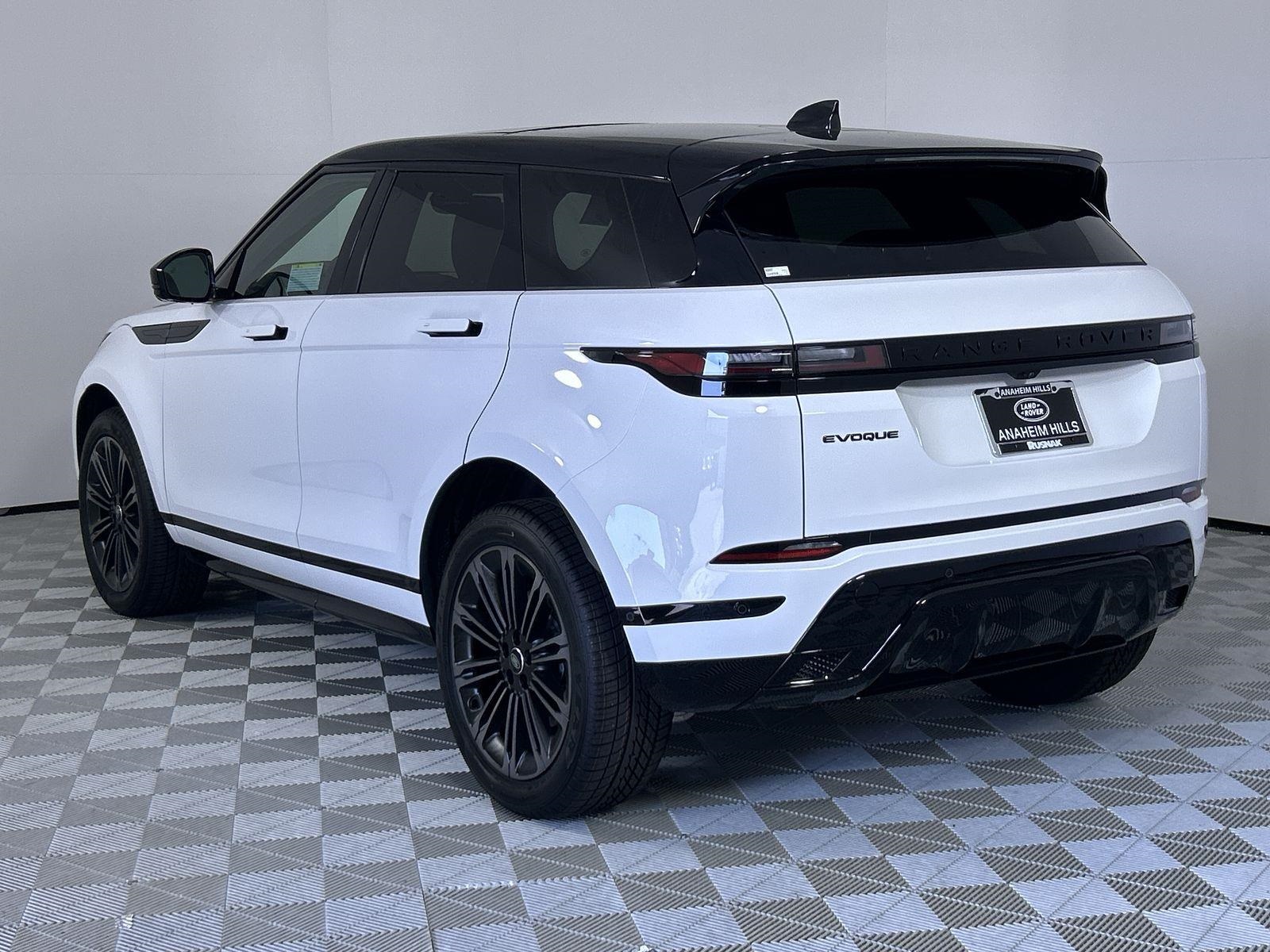 2026 Land Rover Range Rover Evoque Dynamic SE photo 2