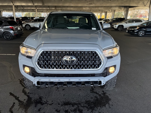 2019 Toyota Tacoma TRD Off-Road photo 2