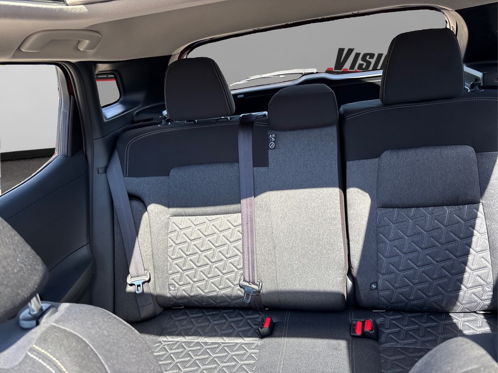 2025 Nissan Kicks SV photo 10