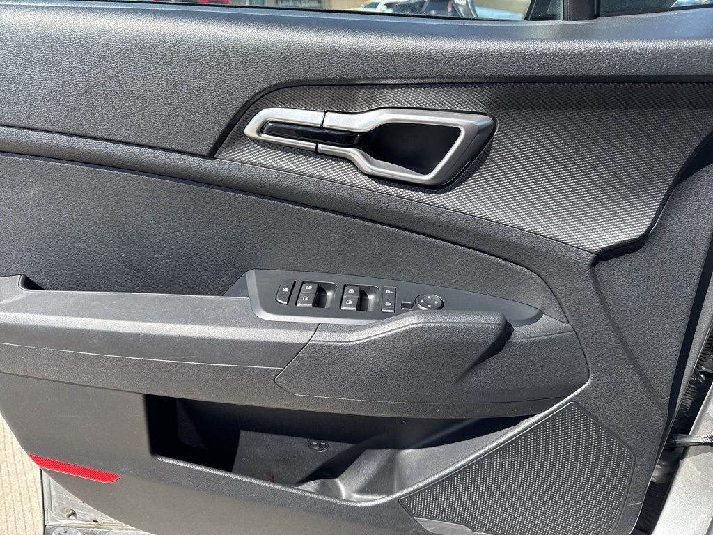 2024 Kia Sportage LX photo 7