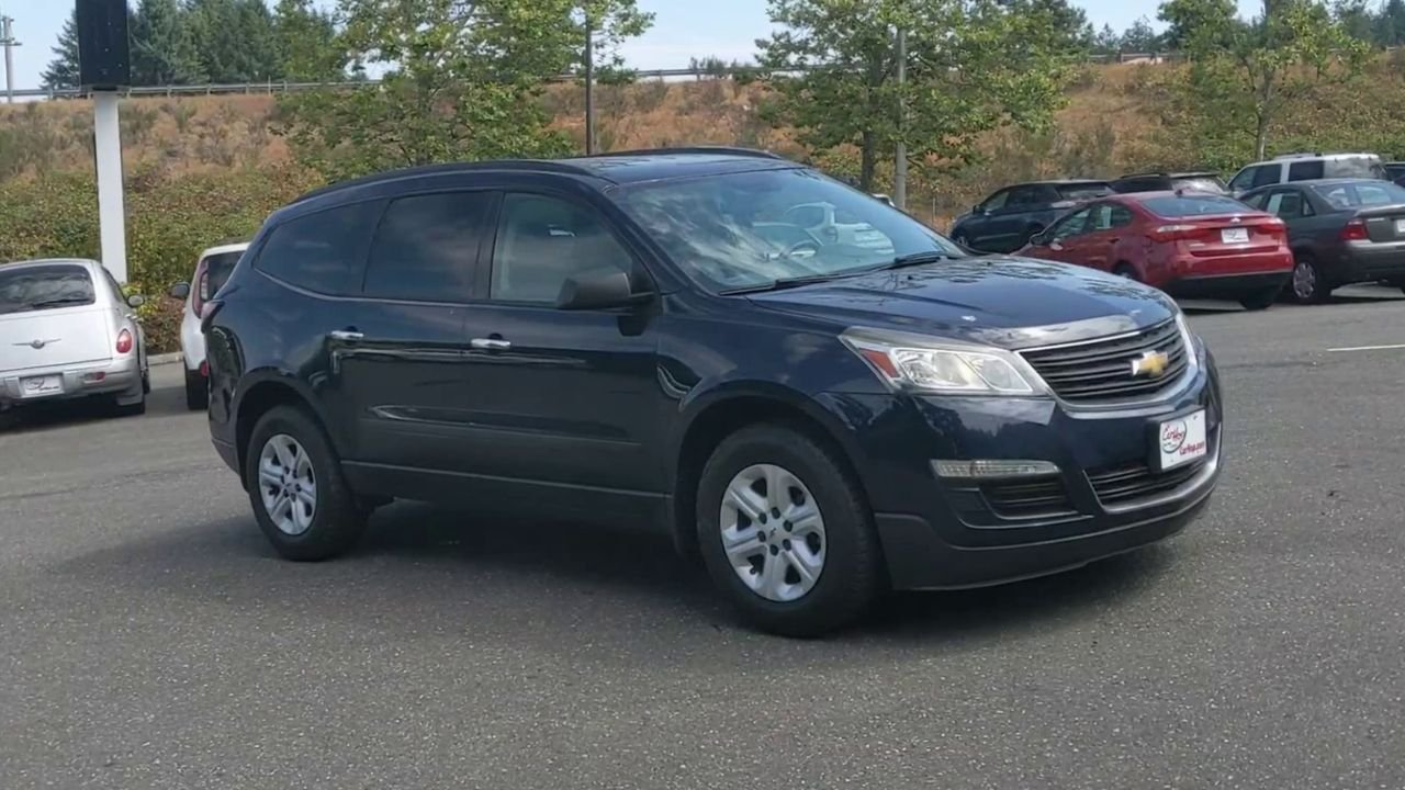2017 Chevrolet Traverse LS's photo