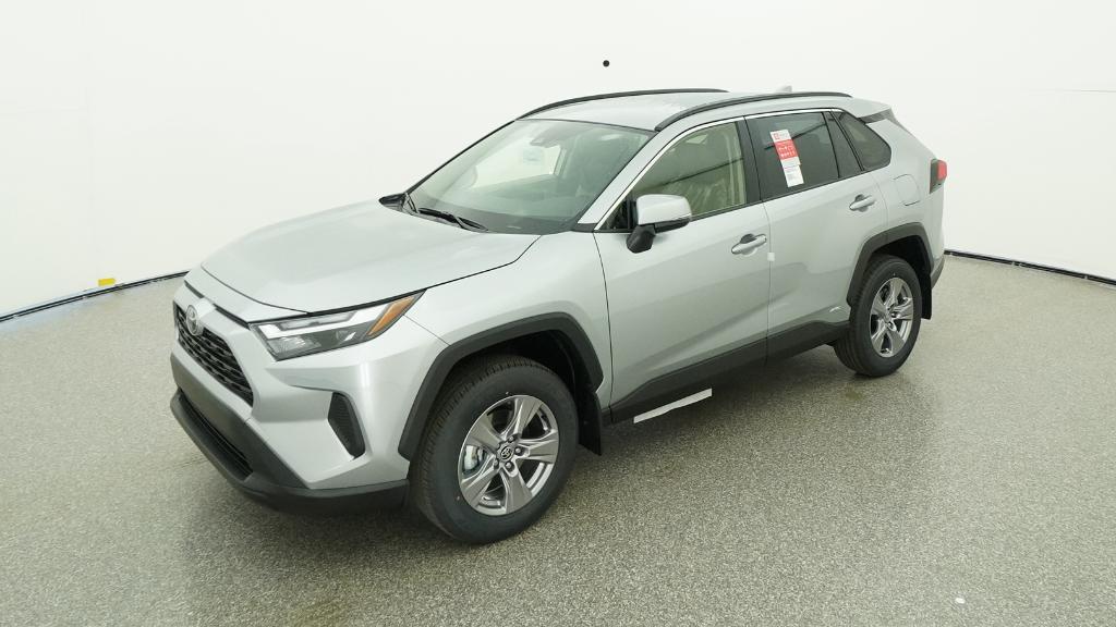 2025 Toyota RAV4 XLE's photo