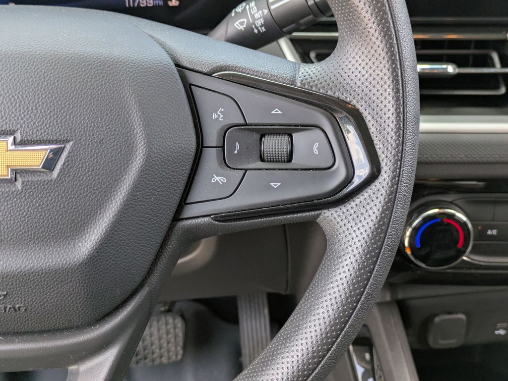 2025 Chevrolet Trailblazer LT photo 17