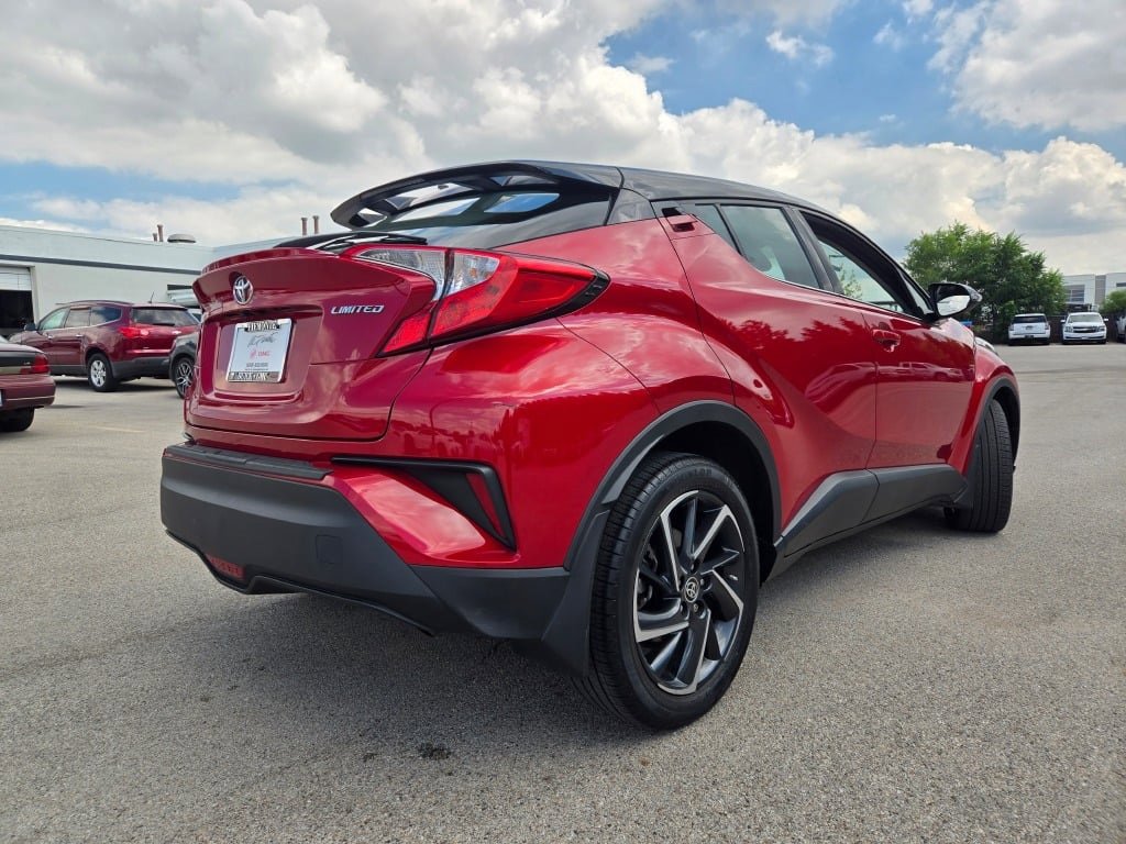 2022 Toyota C-HR XLE photo 10