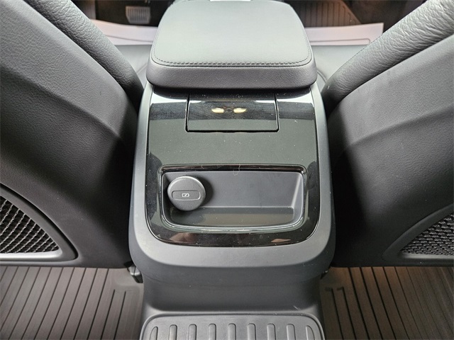 2023 Volvo S60 Recharge T8 Plus photo 8