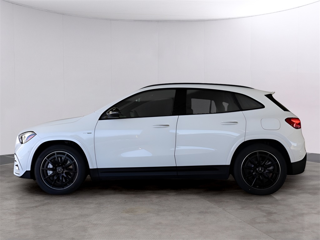 2025 Mercedes Benz GLA 35 AMG 4MATIC photo 3