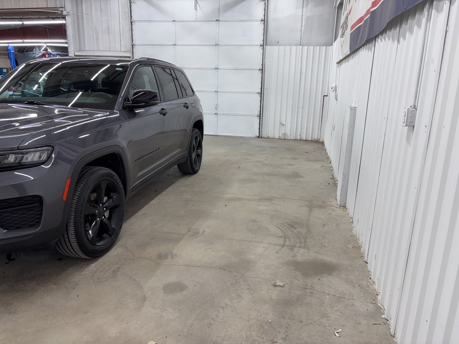 2023 Jeep Grand Cherokee Altitude photo 3