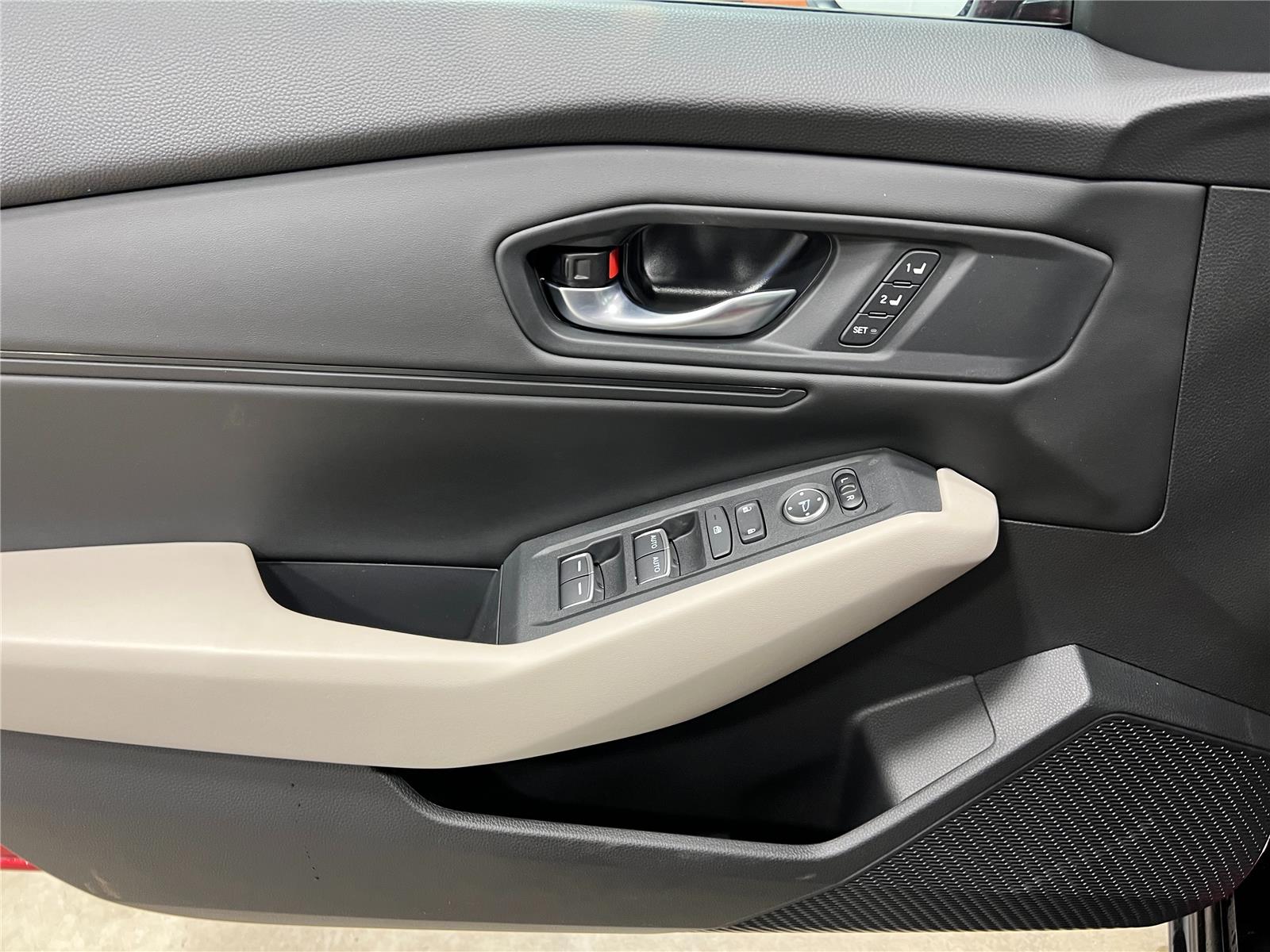 2025 Honda Accord Hybrid EX-L photo 14