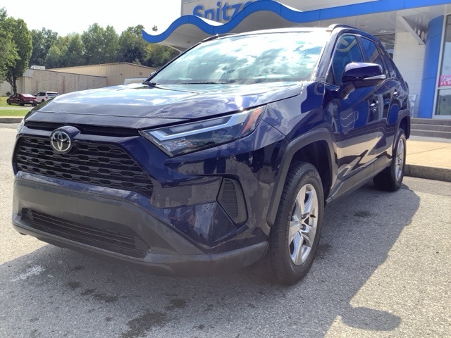 2023 Toyota RAV4 XLE photo 2