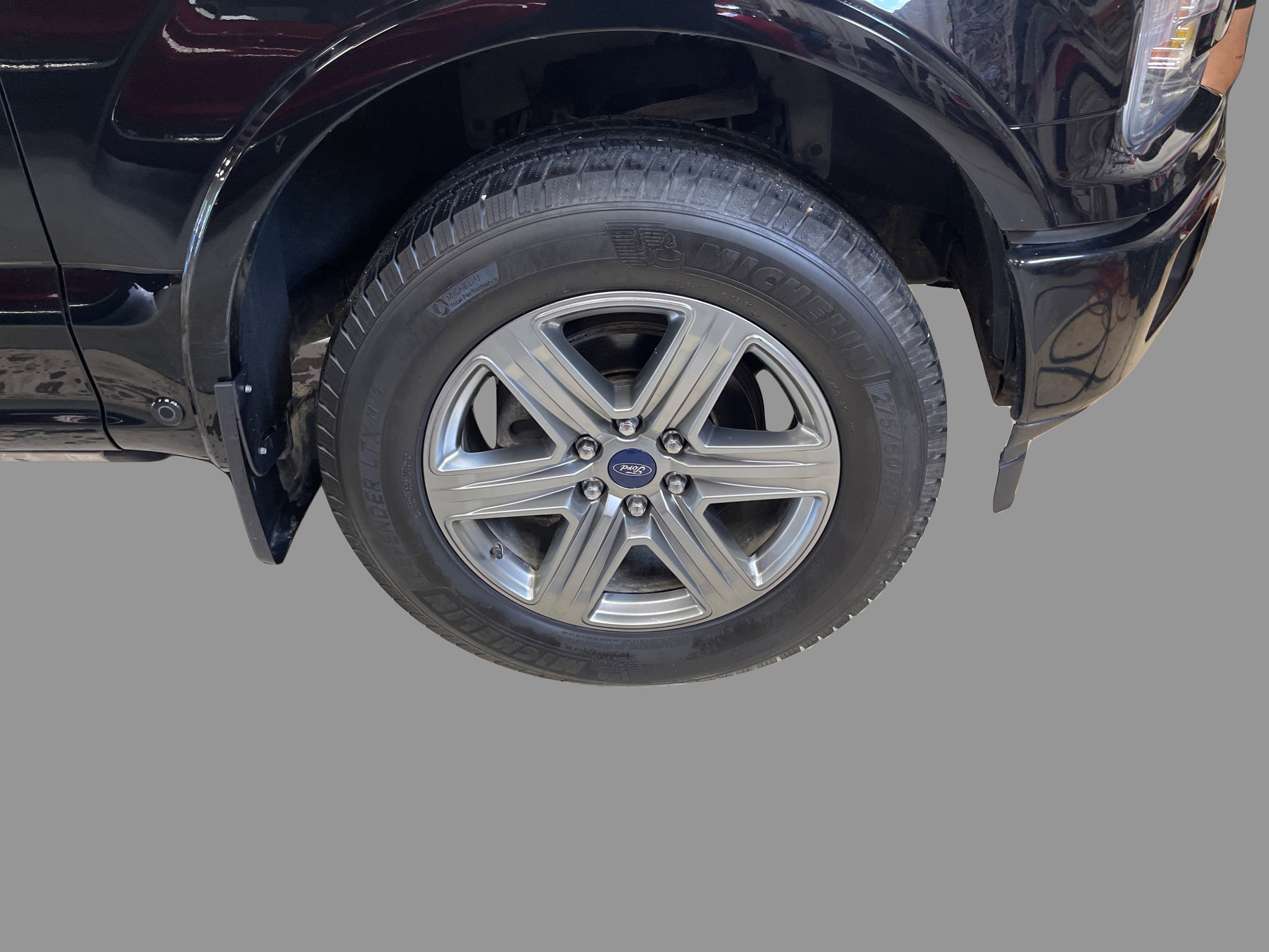 2018 Ford F-150 Lariat photo 16