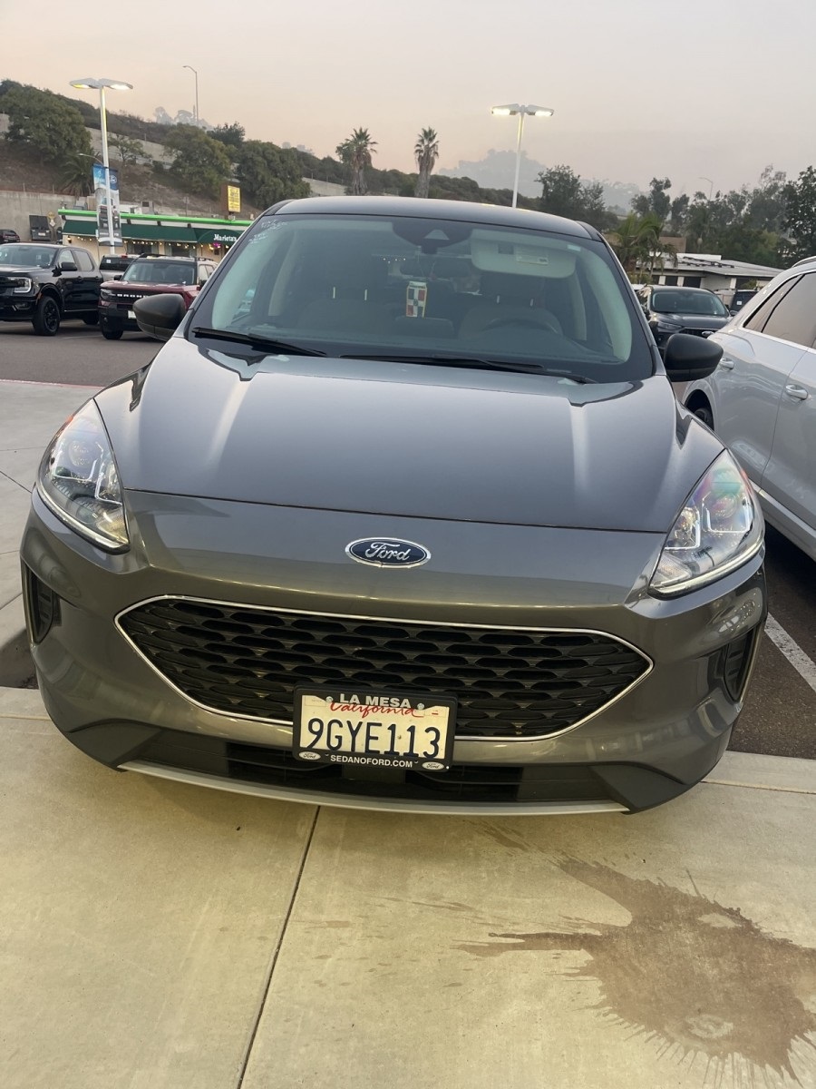 2022 Ford Escape SE photo 2