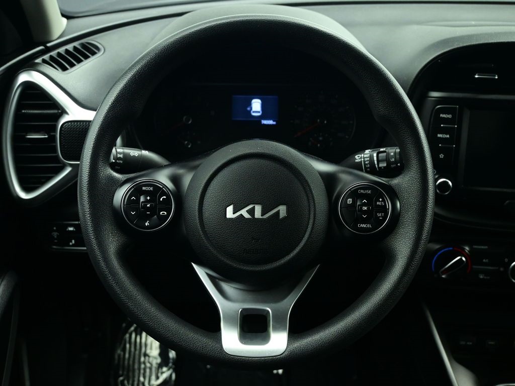 2022 Kia Soul LX photo 3