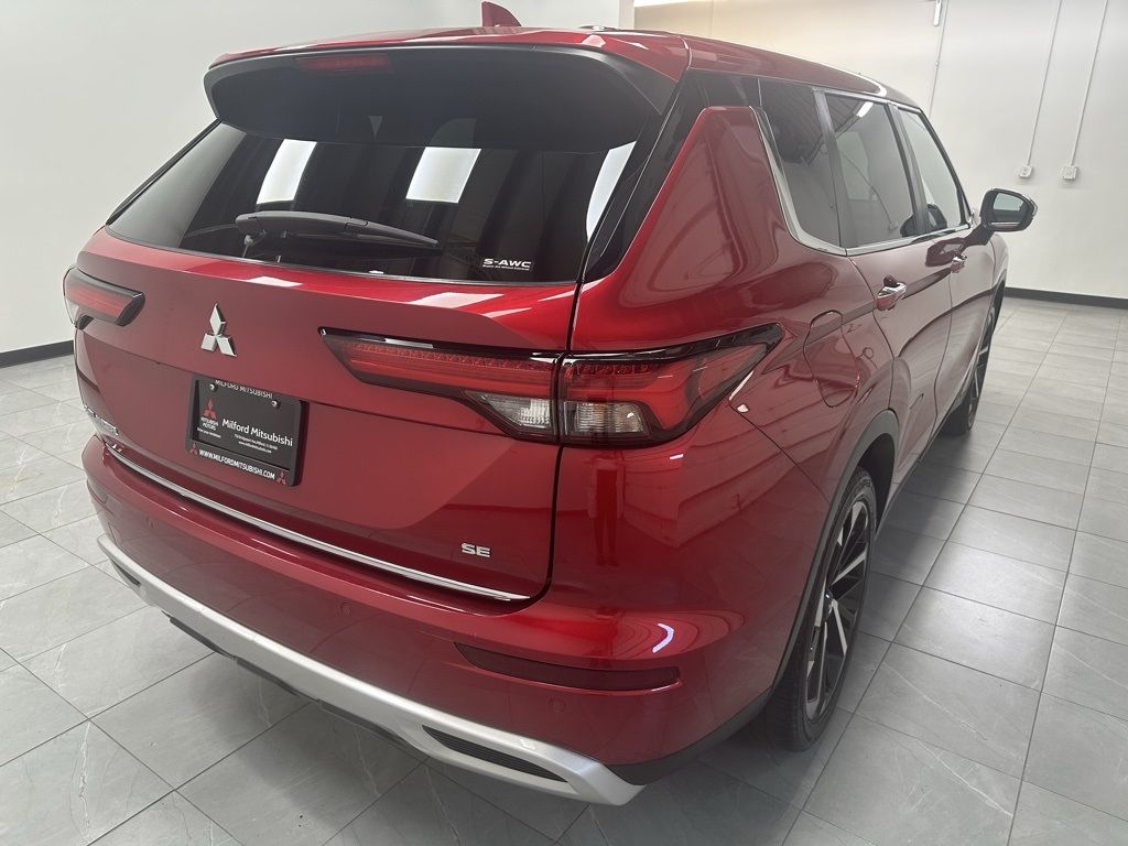 2022 Mitsubishi Outlander SE photo 4