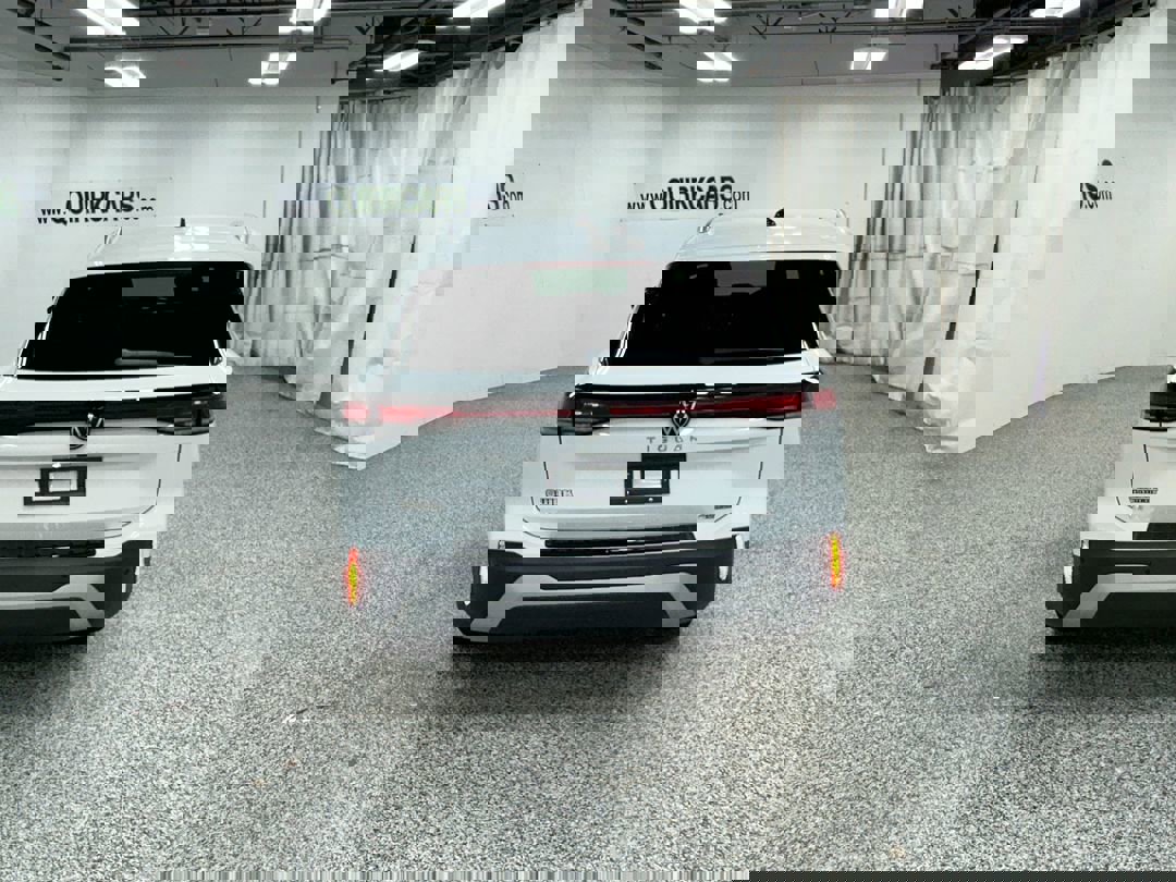 2026 Volkswagen Tiguan SE photo 3