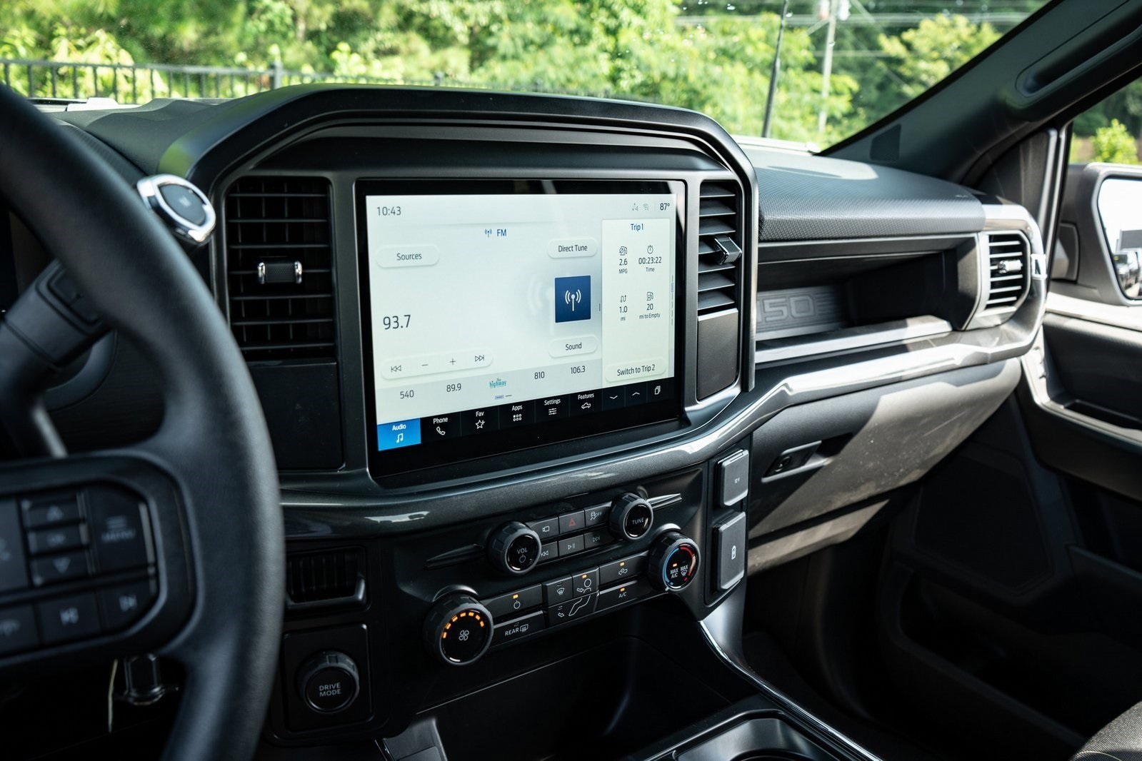 2025 Ford F-150 STX photo 19