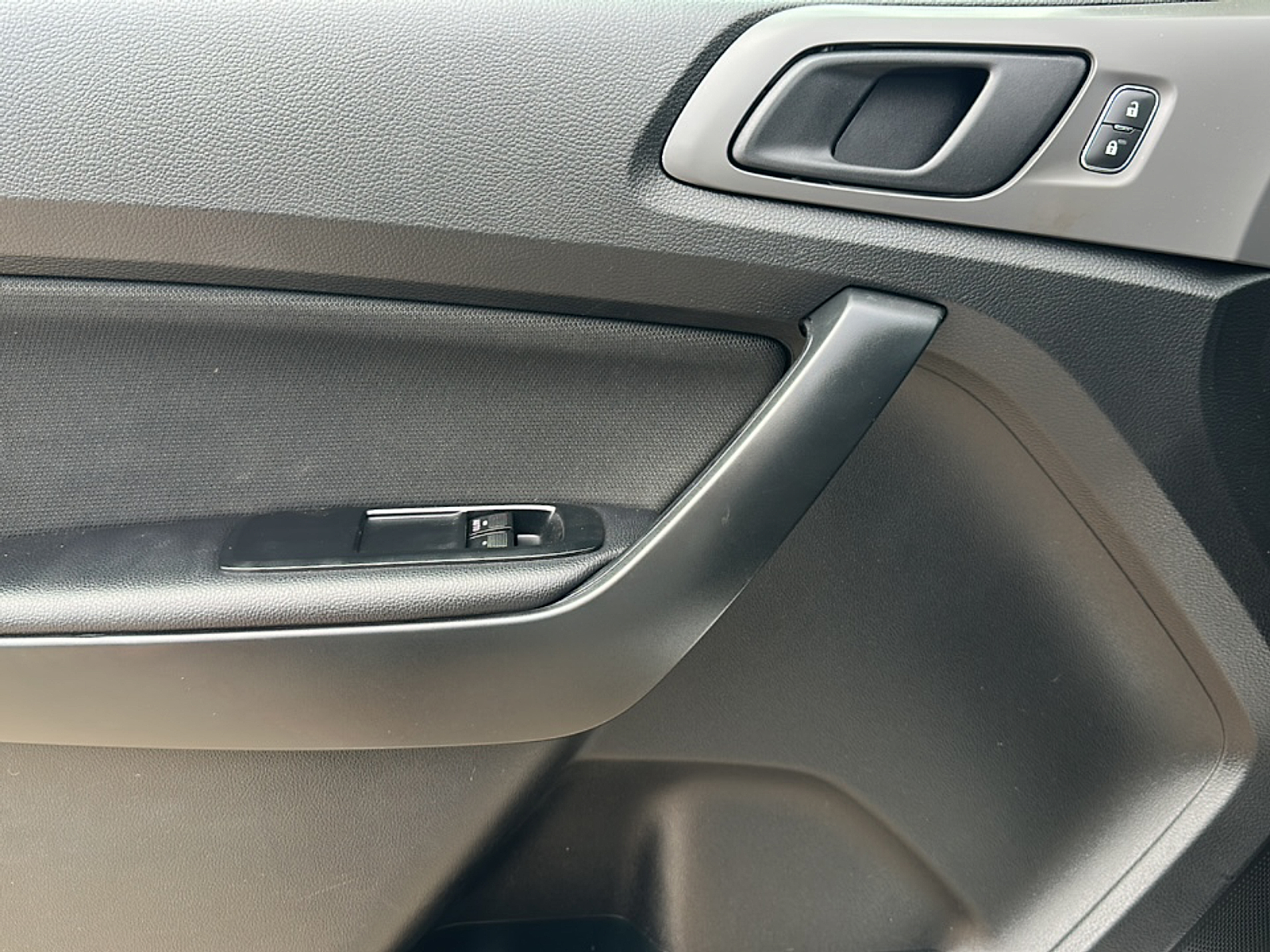 Used 2022 White Ford XL image 16