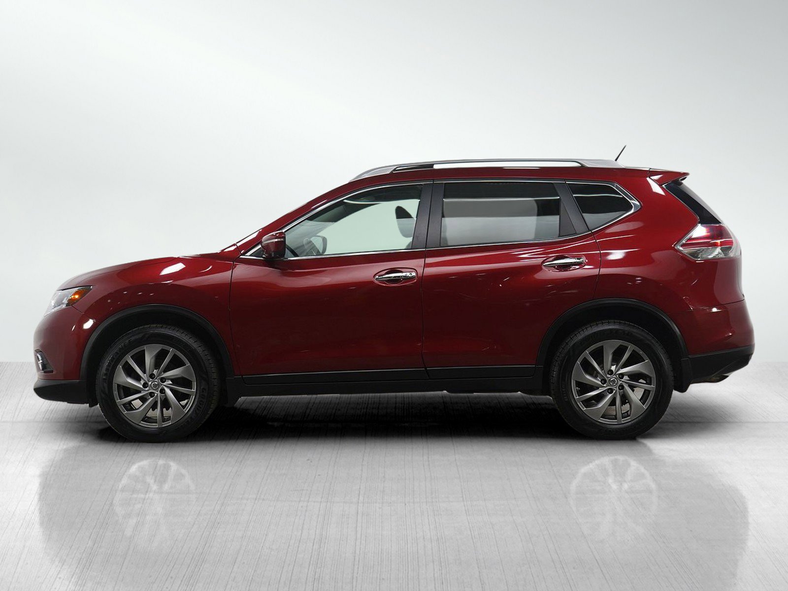 Used 2014 Nissan Rogue SL with VIN 5N1AT2MV4EC837851 for sale in Burnsville, Minnesota