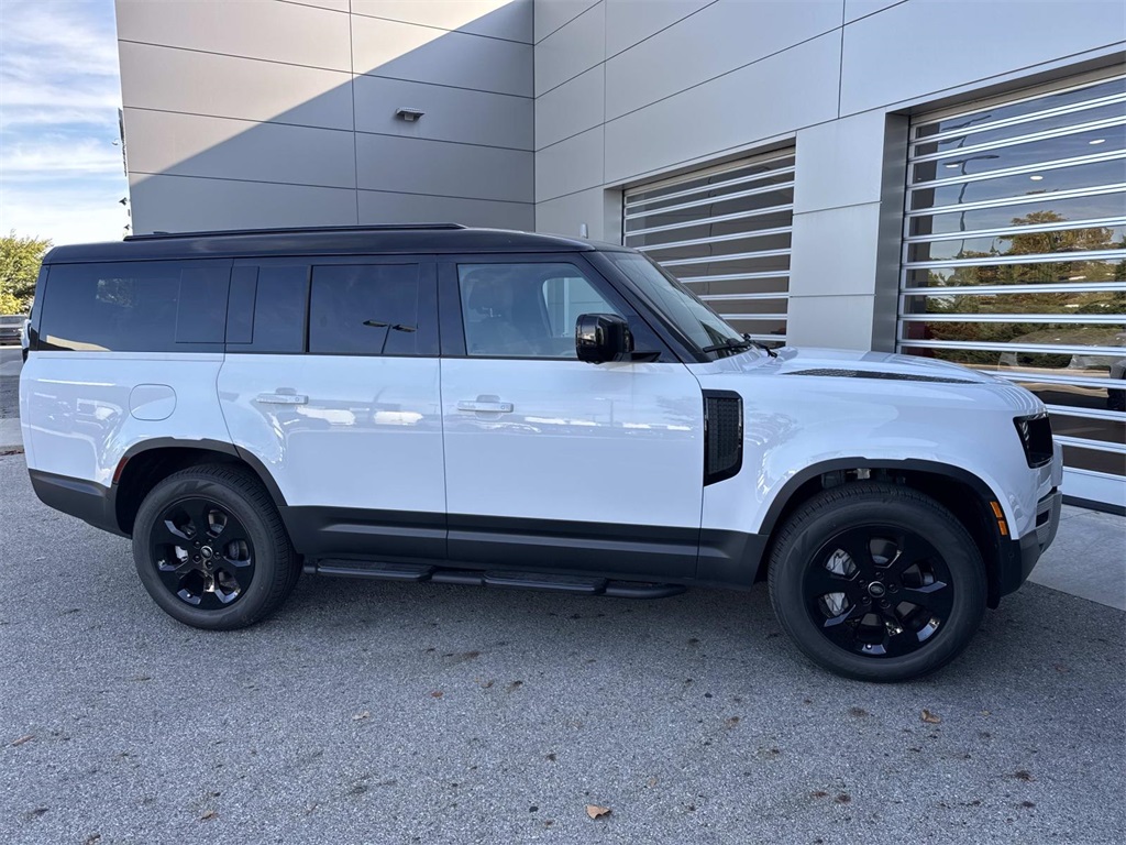 2025 Land Rover Defender 130 S photo 7