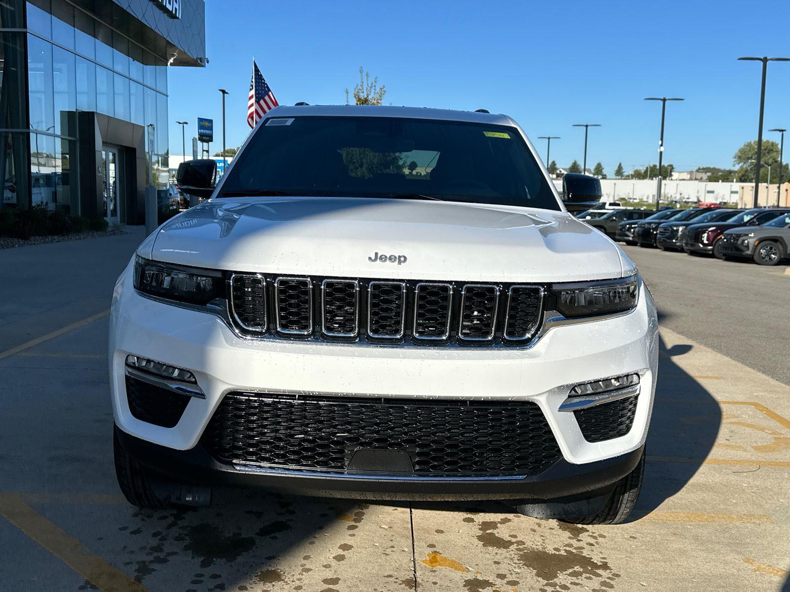 2025 Jeep Grand Cherokee Limited photo 4